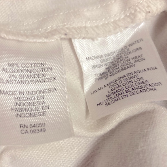 Size medium Women's white Adrienne  Vittadimi Studio 3/4 half sleeve jacket - Picture 5 of 5